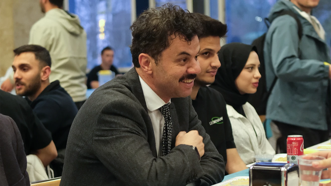 Rektör Yılmaz, iftarda öğrencilerle buluştu